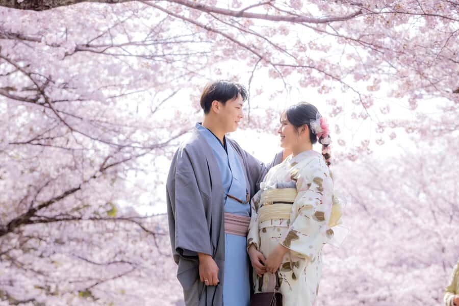 Kyoto: Traditional Kimono Rental - Choosing your kimono: classic elegance vs modern style