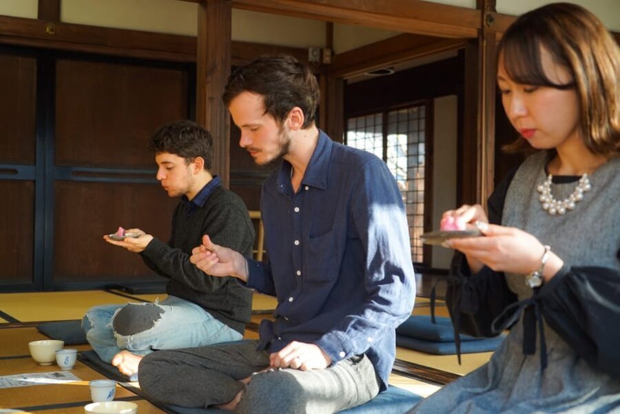 Kyoto: Zen Meditation and Garden Tour at a Temple with Lunch - Group size, pacing, and what to wear in Kyoto heat or cold floors
