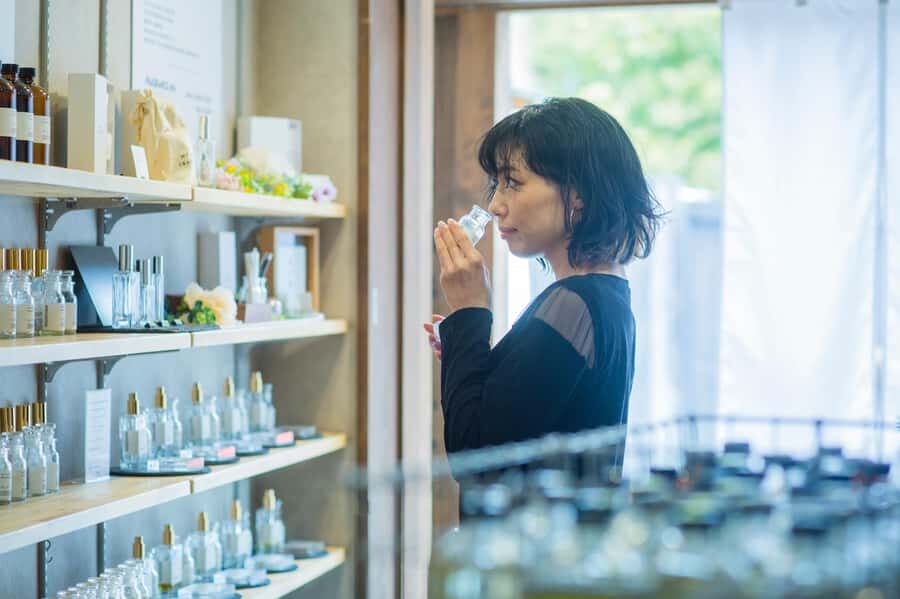 kyoto:Experience creating one-of-a-kind special fragrances - Finding The Kyoto Shop by Shijo-Kawaramachi