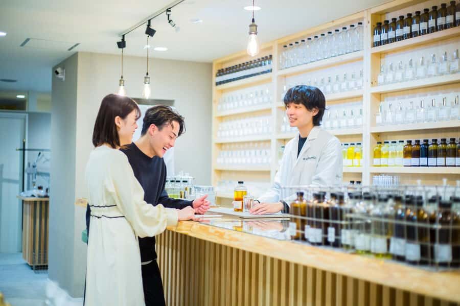 kyoto:Experience creating one-of-a-kind special fragrances - Sampling Dozens of Scents at Your Own Pace