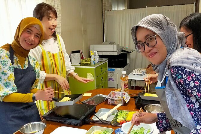 Near Fushimiinari: Kyoto Home Cooking Class & Supermarket tour - The supermarket tour: buying the ingredients you actually used