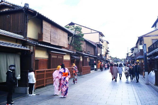 One-Day Walking Tour : Enjoy Kyoto to the fullest! - Getting around Kyoto by public transport without losing your mind