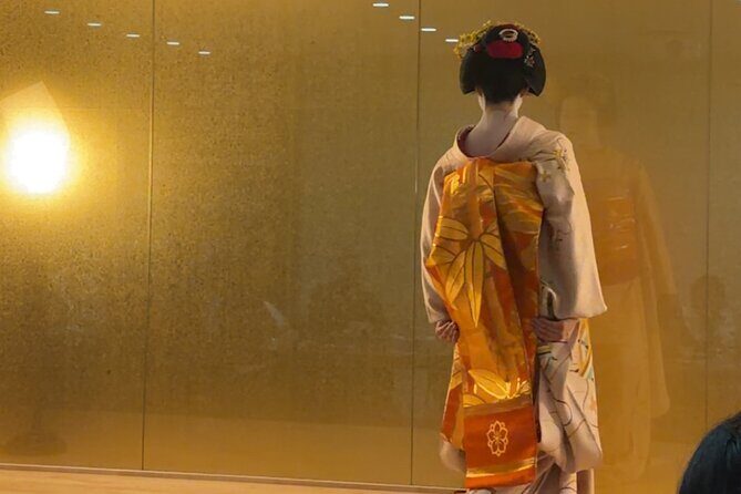 One Hour Geisha Show in Gion Kyoto - Tea, a snack, and the Q&A that fills in the blanks