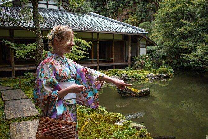 Private car tour Let's uncover secrets of majestic Kyoto history - Stop 2: Kennin-ji moss garden, plus a “secret” reveal twist