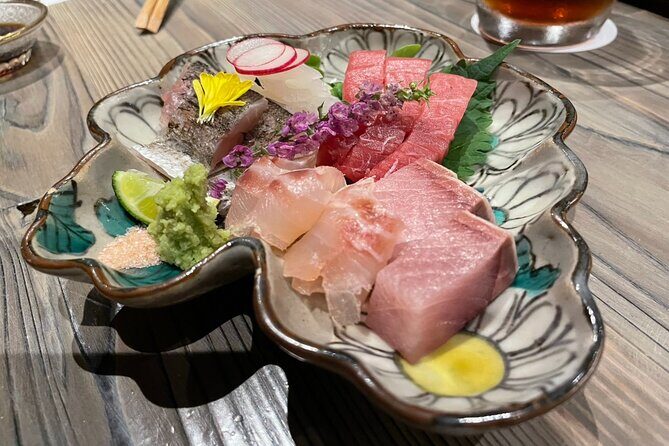 Private Food & Sake Tour in Central Kyoto with Sake Sommelier - Food and drink pairing: how Kenji tailors the night to you