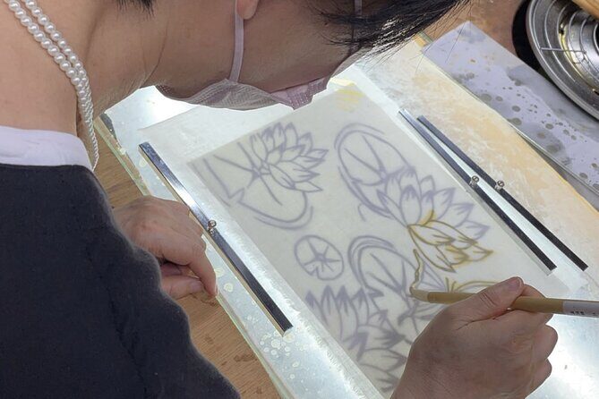 Roketsu dyeing experience: M course Roketsu Dyeing Experience - Language barrier and group vibe in the studio