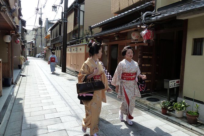 Secret Eastern Kyoto Biking Adventure - The “emperor’s sign” temple moment and a huge gate pause