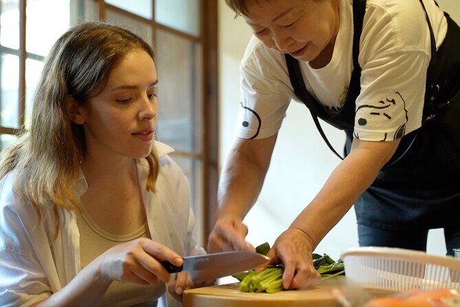 SHIRAKAWA Japanese Culture Experiences with private English staff - Private English staff and your 2-workshop combo