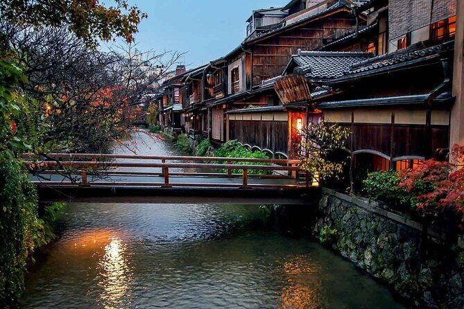 Takashi's local food adventure through Gion Kyoto tips of Ramen - Why This Gion Food Walk Works So Well at 7:30 pm