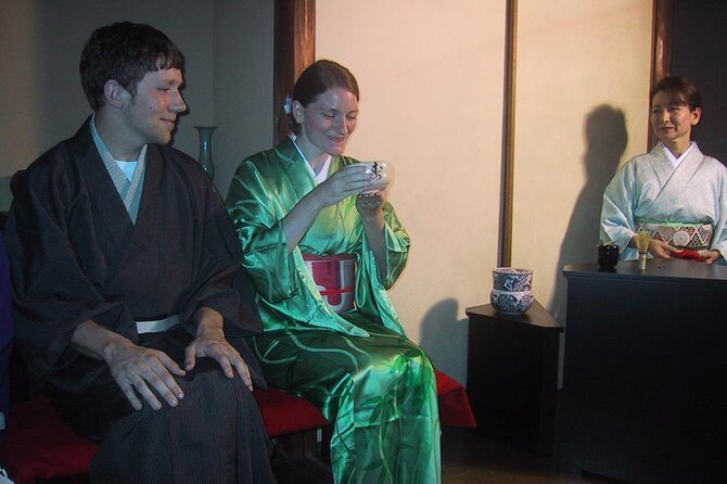 Tea ceremony and kimono experience at Kyoto, Tondaya - Who should book Tondaya, and who should choose private