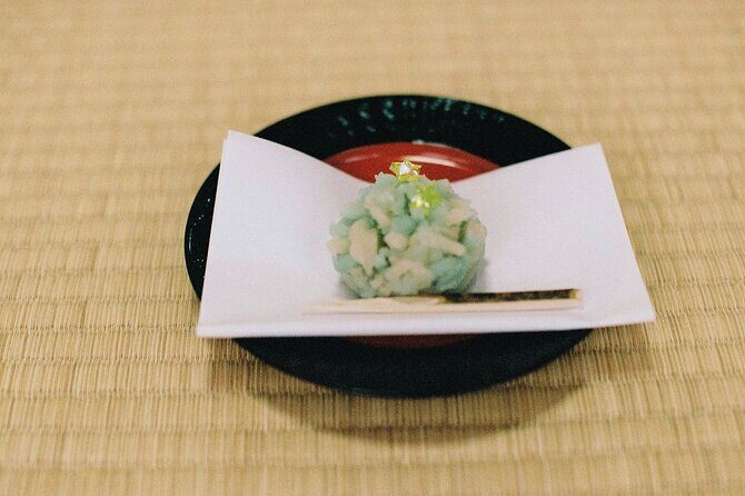 Tea ceremony by the tea master in Kyoto SHIUN AN - Location math: how to pair Daitoku-ji and Kinkaku-ji with your tea time