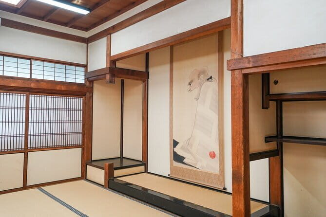 The Way of Tea: Kyoto Crafts, Hidden Temples & Wabi-Sabi Walk - Craft Shops in Kyoto: How to Shop Without Getting Lost
