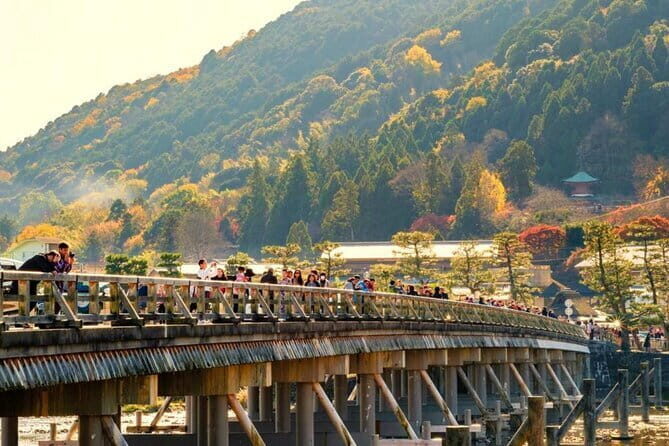 The Way of Tea: Kyoto Crafts, Hidden Temples & Wabi-Sabi Walk - Hidden Temple and Garden: A Break From the Main Streets
