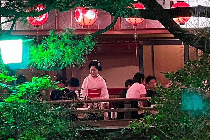 Maiko/Geisha Beer Garden & Local Sake Stand Private Tour in Kyoto - Booking Confirmation and Availability