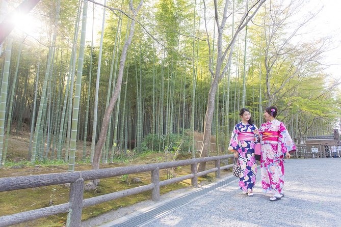 Photo Shoot With a Private Vacation Photographer in Kyoto, JAPAN - What To Expect