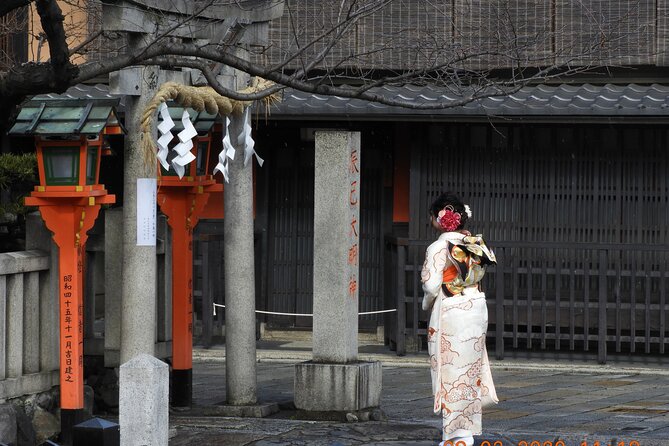 2 Hour Walking Historic Gion Tour in Kyoto Geisha Spotting Area - Tour Overview