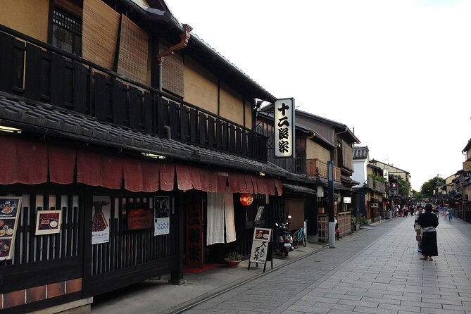 Private Full Day Tour in Kyoto With a Local Travel Companion - What To Expect and Requirements