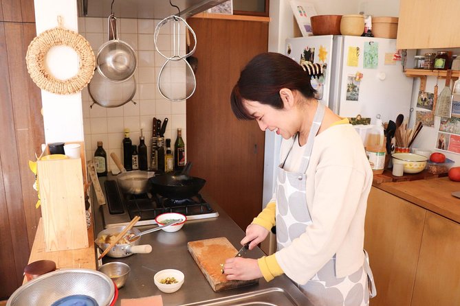 Private Market Tour & Japanese Cooking Lesson With a Local in Her Beautiful Home - Activity Overview