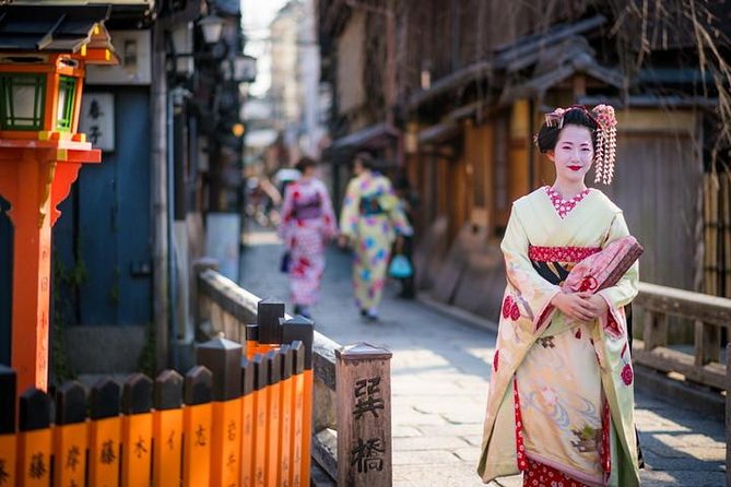 Gion and Fushimi Inari Shrine Kyoto Highlights With Government-Licensed Guide - Included Services