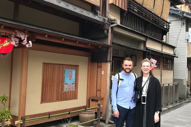 Kyoto Gion Tour Maiko or Geisha Dinner Included - Product Information and Code